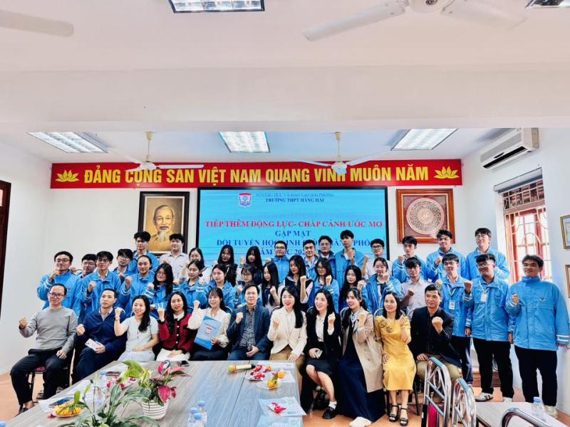 GẶP MẶT ĐỘI TUYỂN HỌC SINH GIỎI THÀNH PHỐ NHÀ TRƯỜNG - NĂM HỌC 2025 - 2026